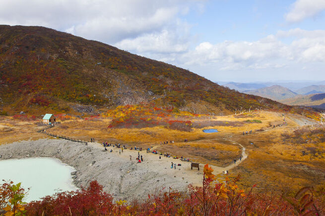 栗駒山登山道途中にある昭和湖