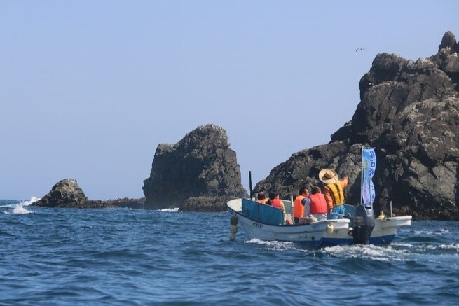 碁石海岸穴通船